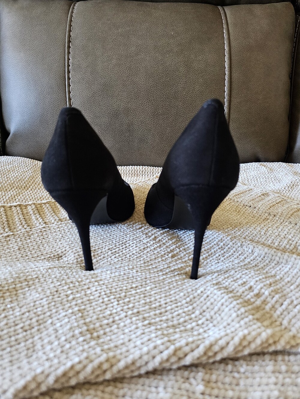 Brand New in Box! Steve Madden Black Suede Pointed-Toe Stiletto Pumps – Size 8M - Picture 5 of 7